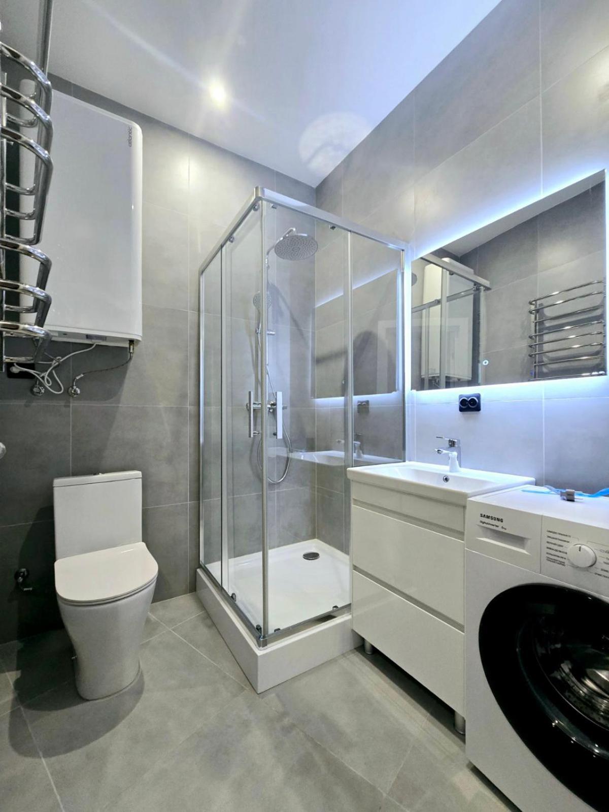 Apartment In The City Center Near The Park Lviv Bagian luar foto